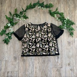 Black floral crop top